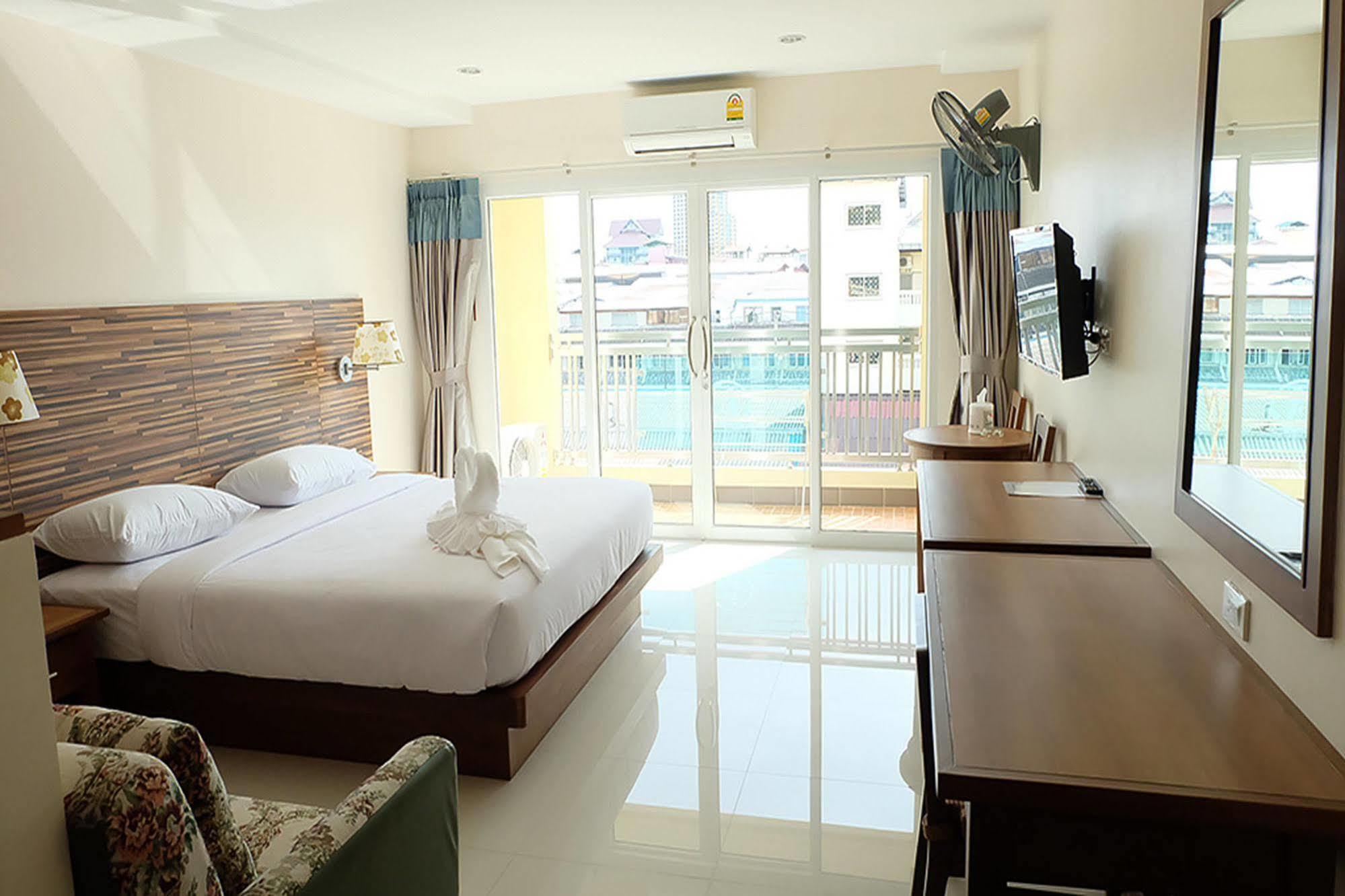 D Hotel Pattaya Exterior foto